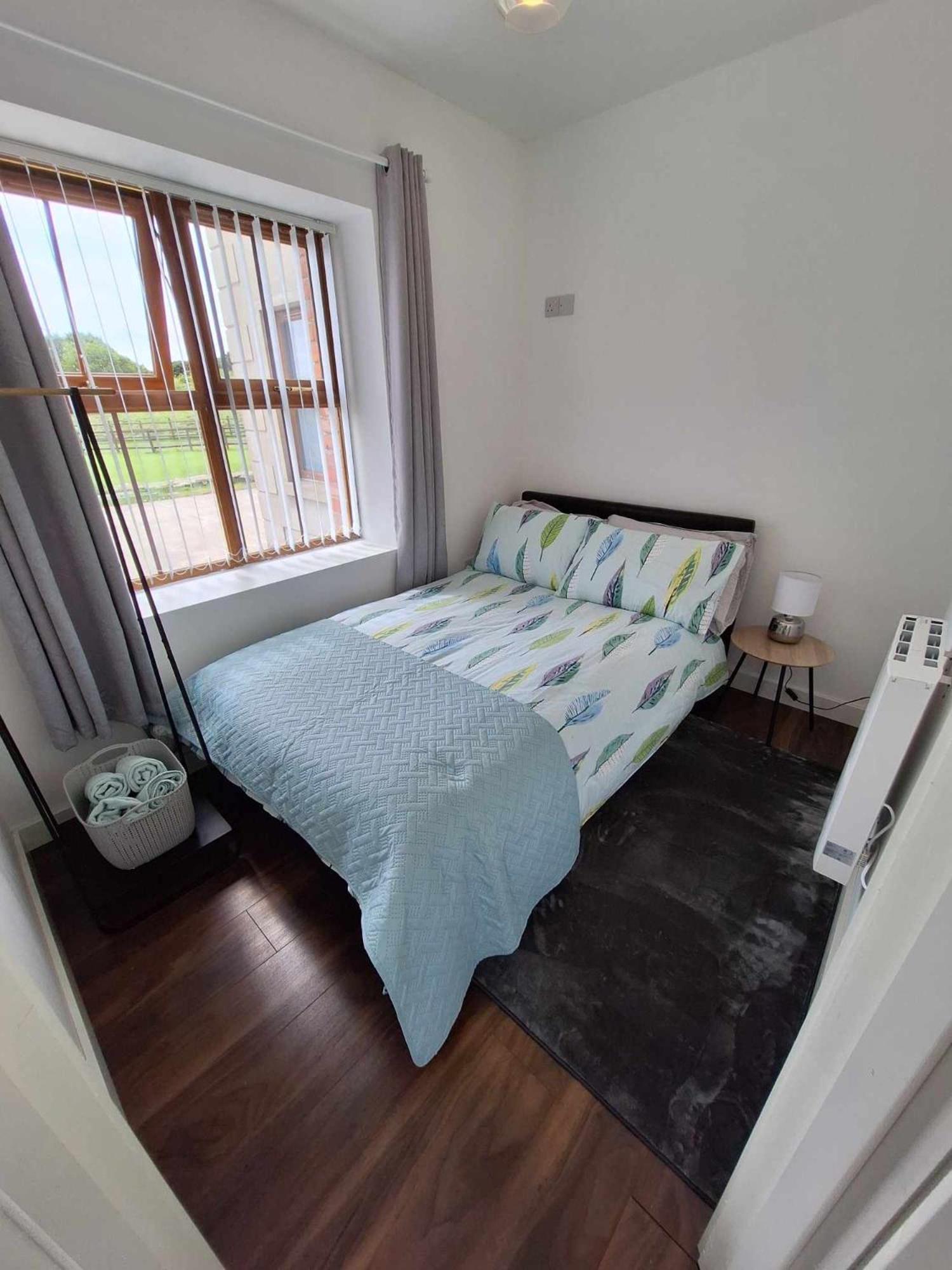 Sandys Shore Apartment Donegal Town Екстер'єр фото